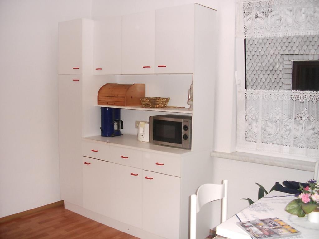Karin's behagliche Ferienwohnung Benshausen Zimmer foto