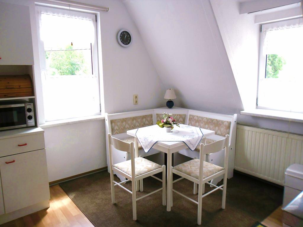 Karin's behagliche Ferienwohnung Benshausen Exterior foto