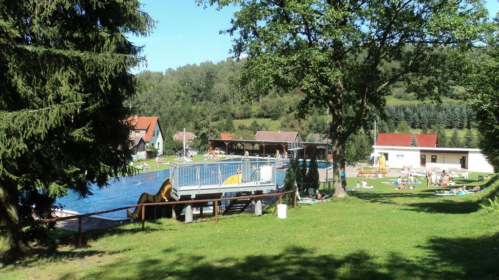 Karin's behagliche Ferienwohnung Benshausen Exterior foto